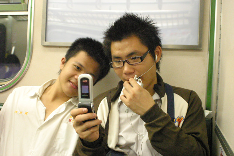 台灣鐵路旅遊攝影電車-區間車交談的旅客2005攝影照片23